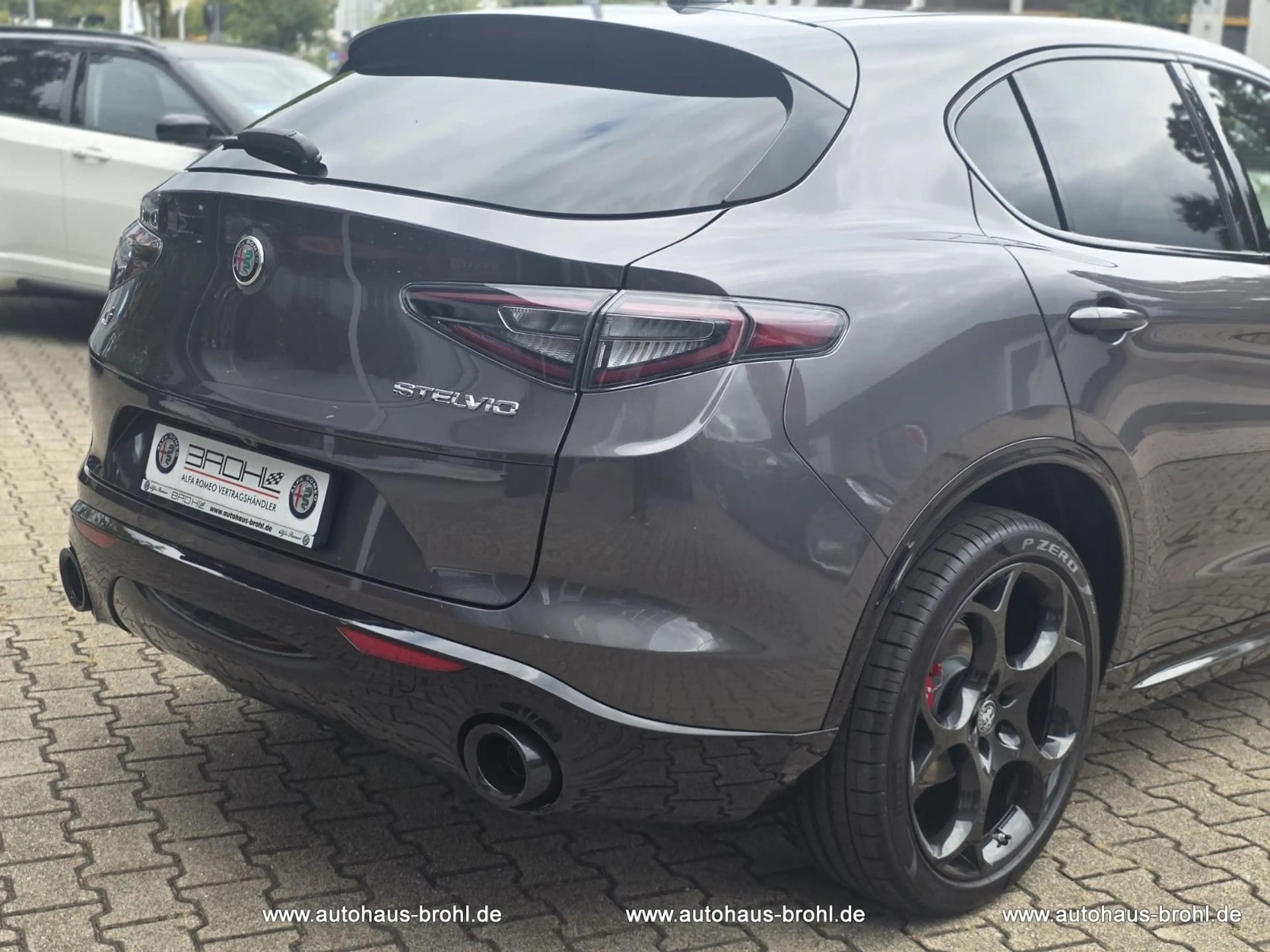 Alfa Romeo Stelvio Veloce Q4 210PS Allrad — photo 6