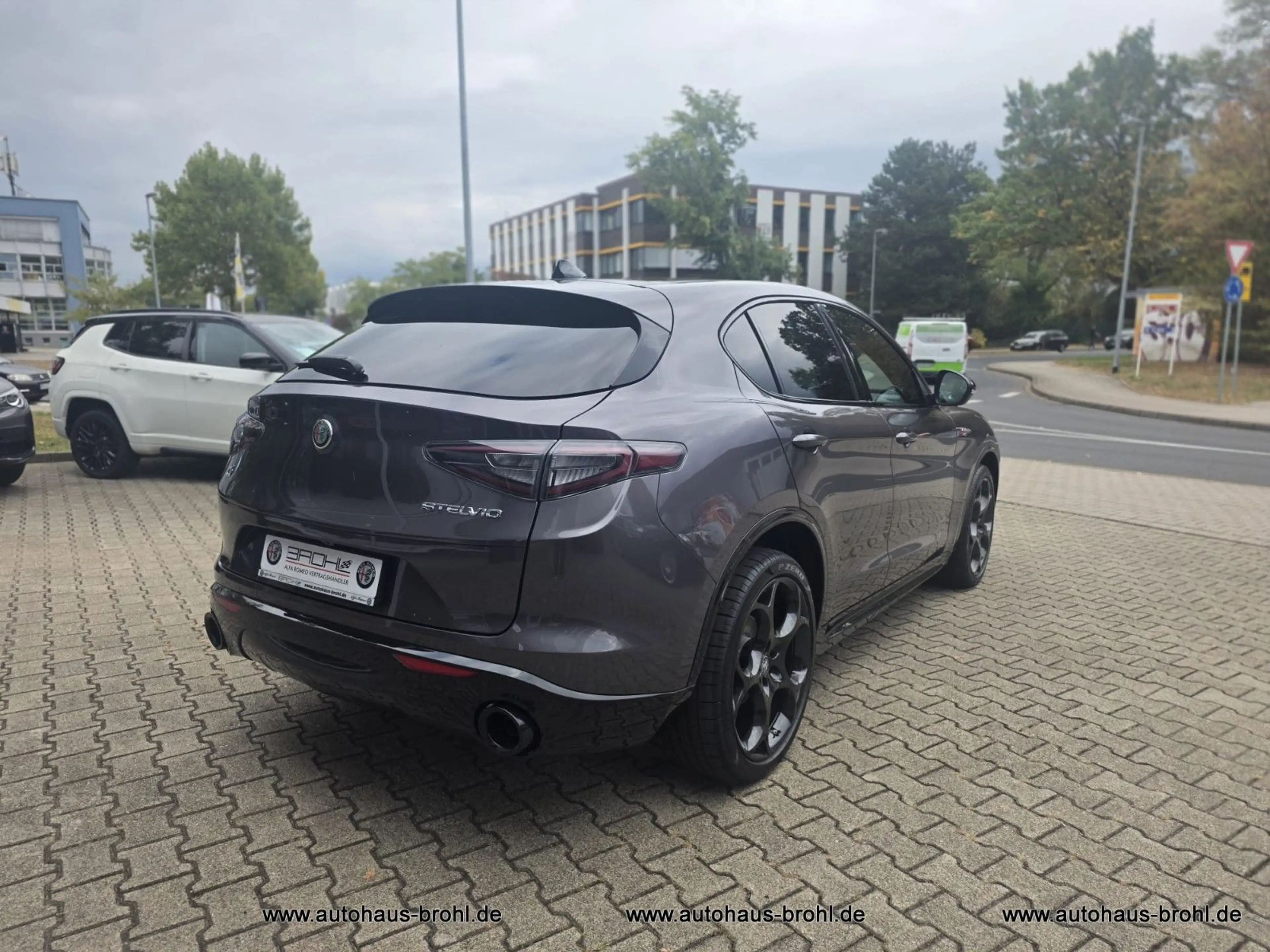 Alfa Romeo Stelvio Veloce Q4 210PS Allrad — photo 7