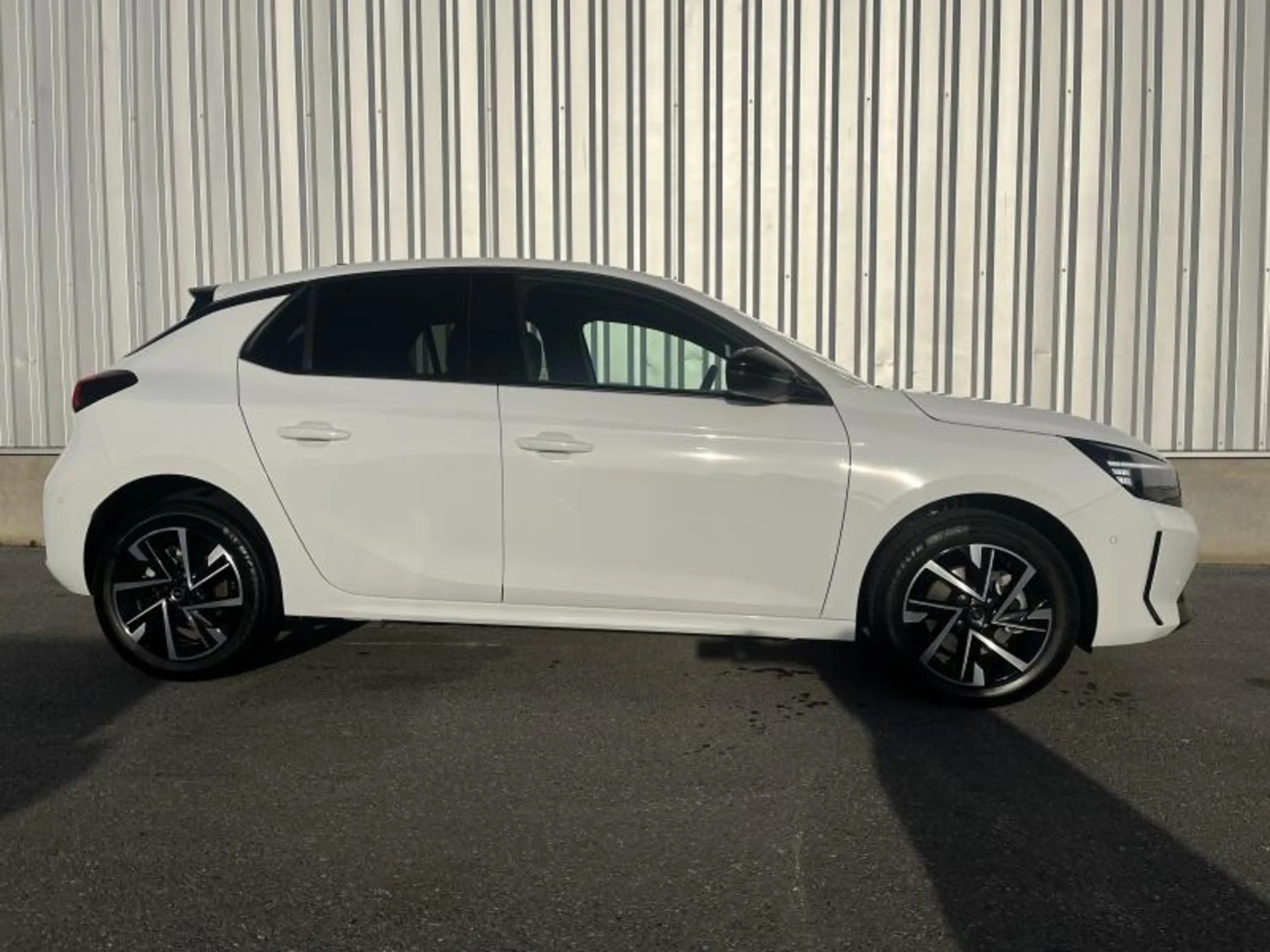 Opel Corsa GS*24 MOIS GARANTIE* FAIBLE KILOMETRAGE* — photo 4