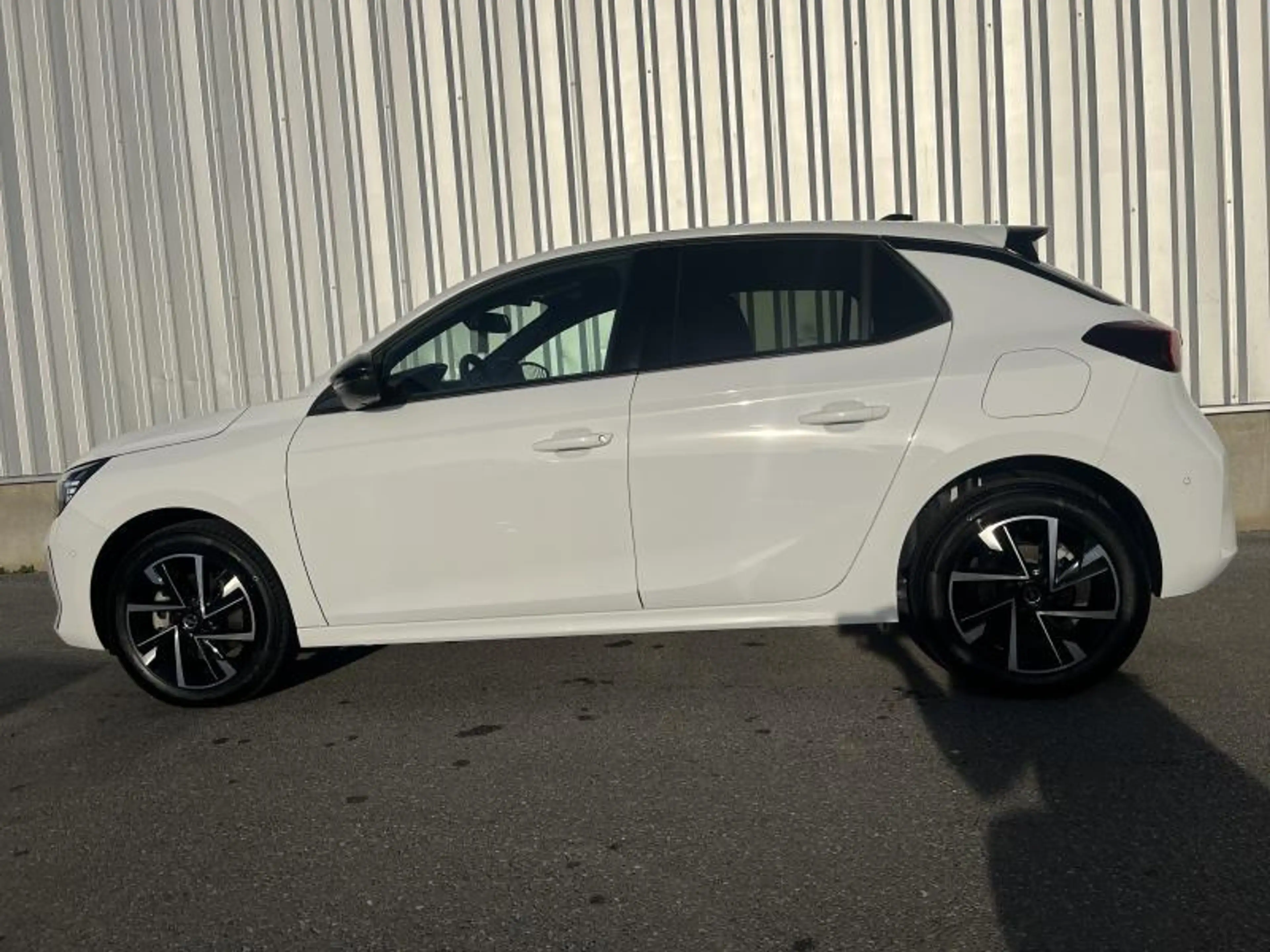 Opel Corsa GS*24 MOIS GARANTIE* FAIBLE KILOMETRAGE* — photo 6