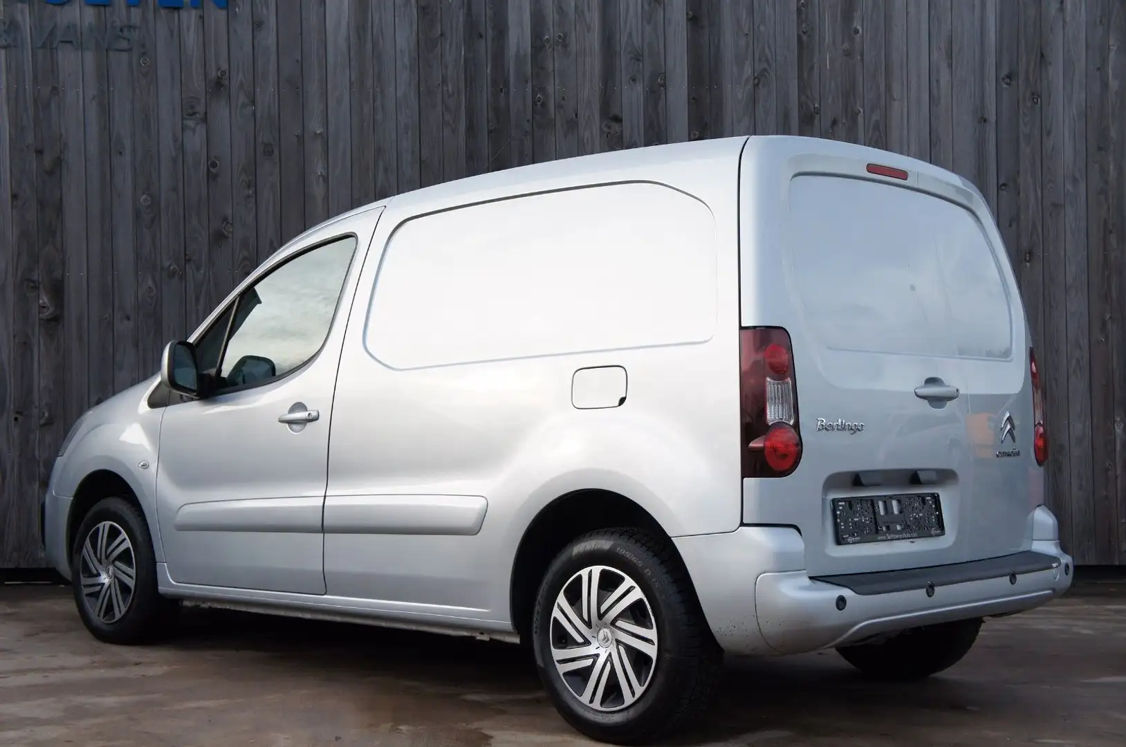 Citroen Berlingo 1.6 HDi Klima Tempom. Sitzheiz. 73KW E6 Silber - 2