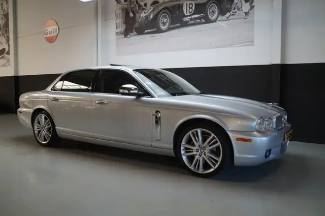 Jaguar XJ8 Van Den Plas LWB Dutch registration (2007)