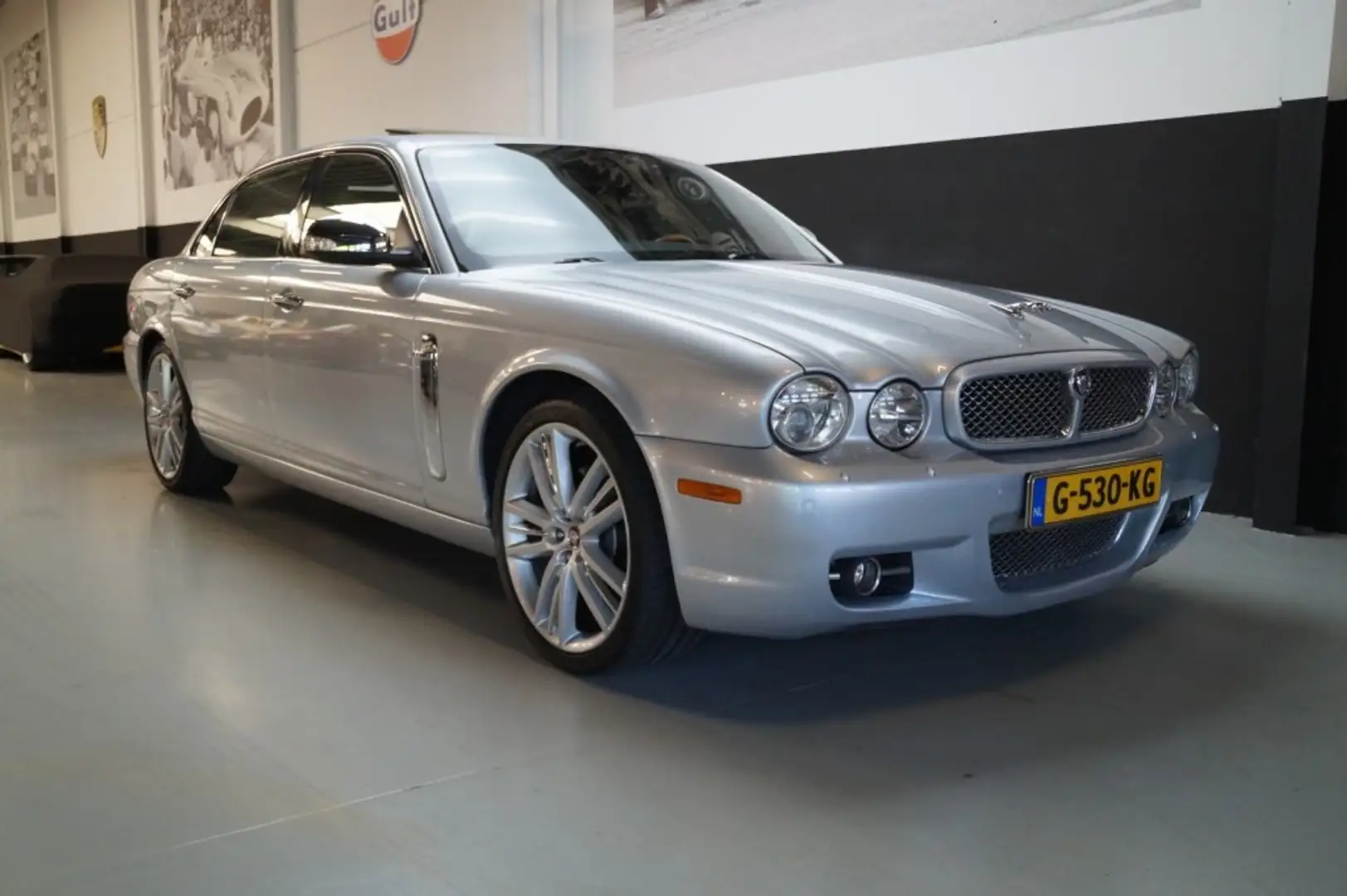 Jaguar XJ8 Van Den Plas LWB Dutch registration (2007) Stříbrná - 2