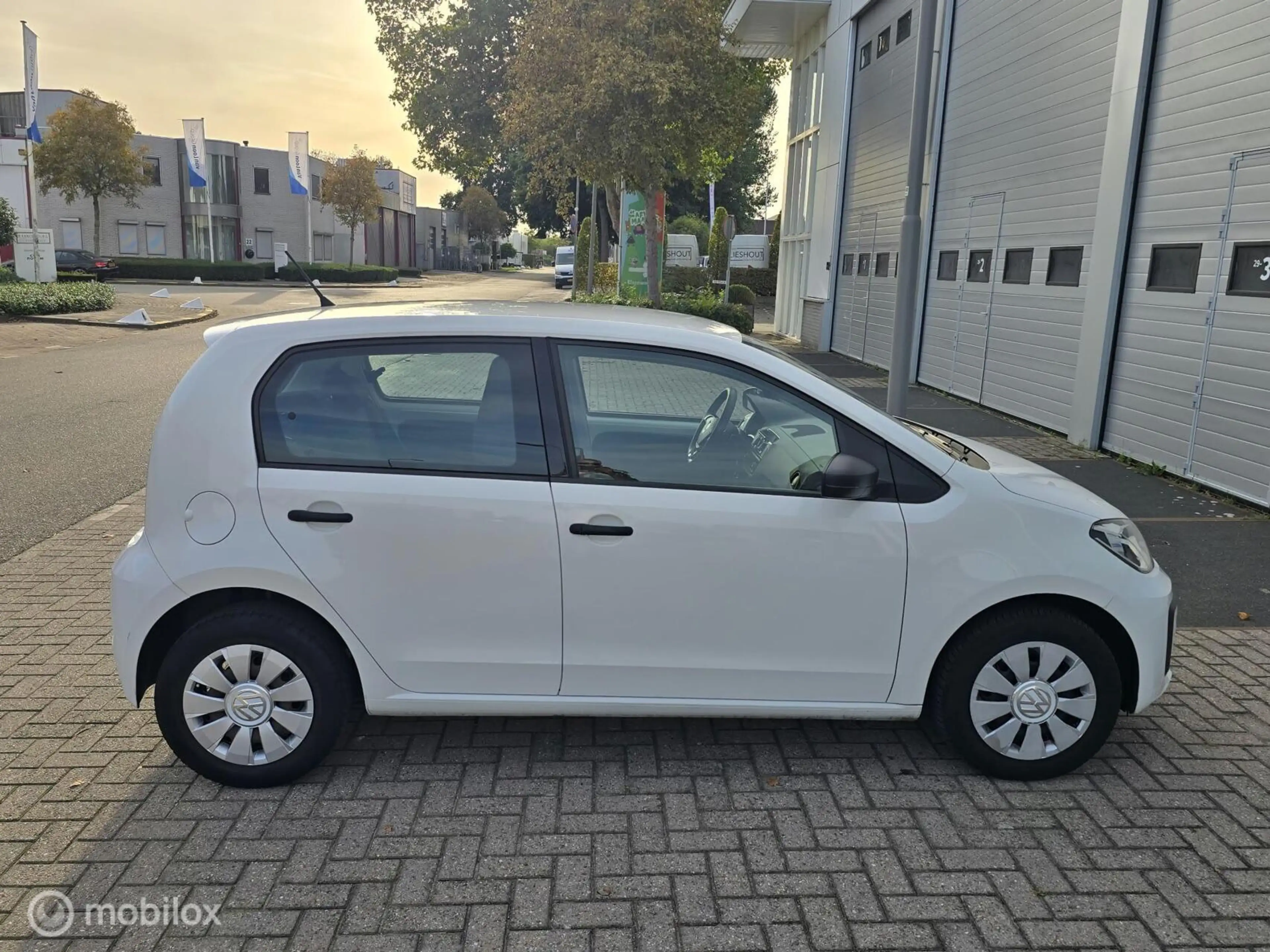 Volkswagen up! 1.0 BMT take up! — photo 9