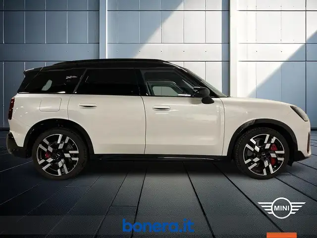 Mini Countryman view 5