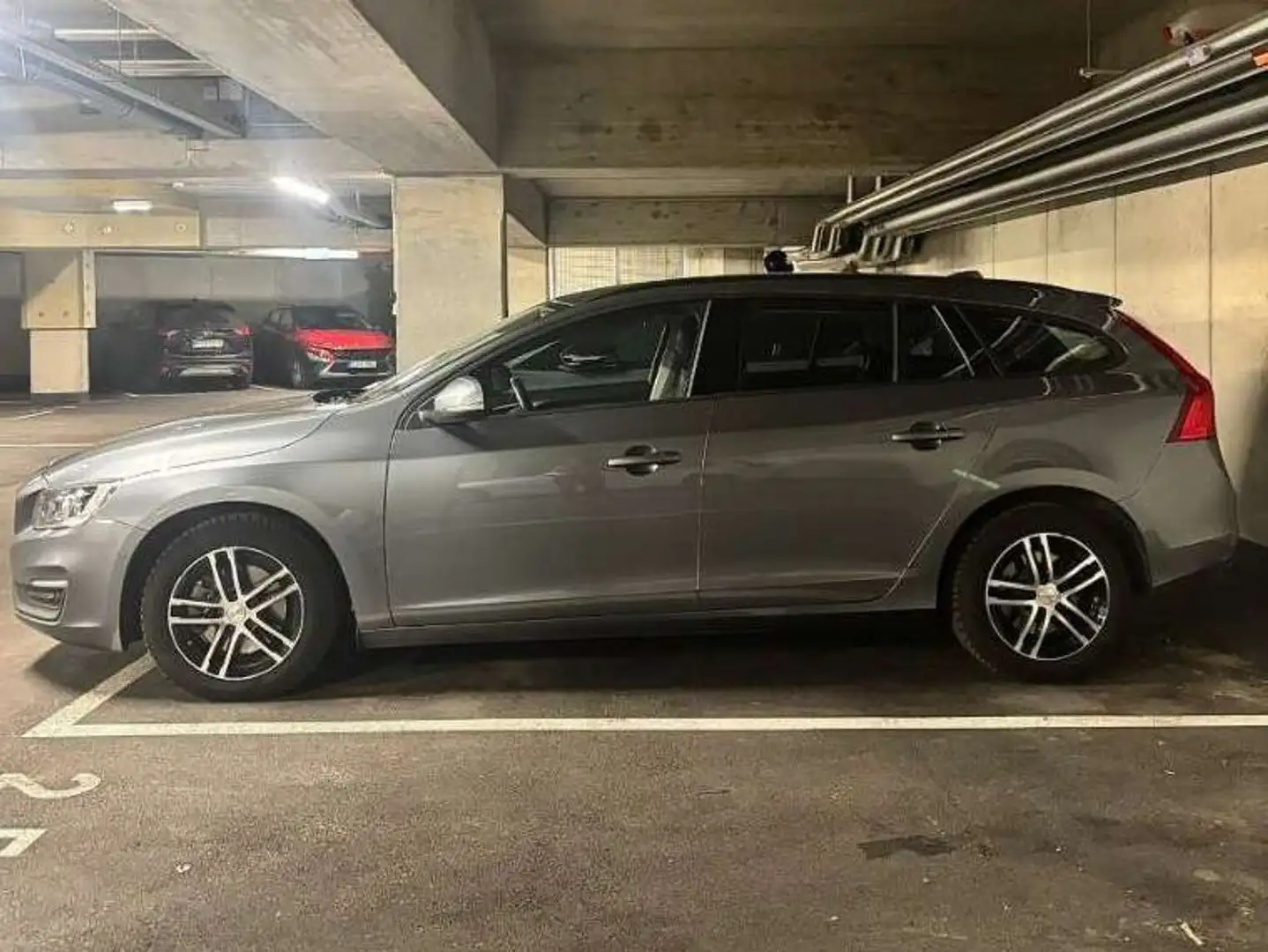Volvo V60 V60 D2 Kinetic Kinetic Grau - 1