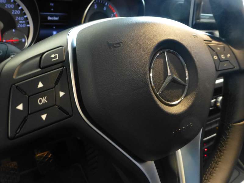 Mercedes-Benz GLA 200 Ambition I NAVI I PANORAMADAK I CLIMAAT CONTROLE I
