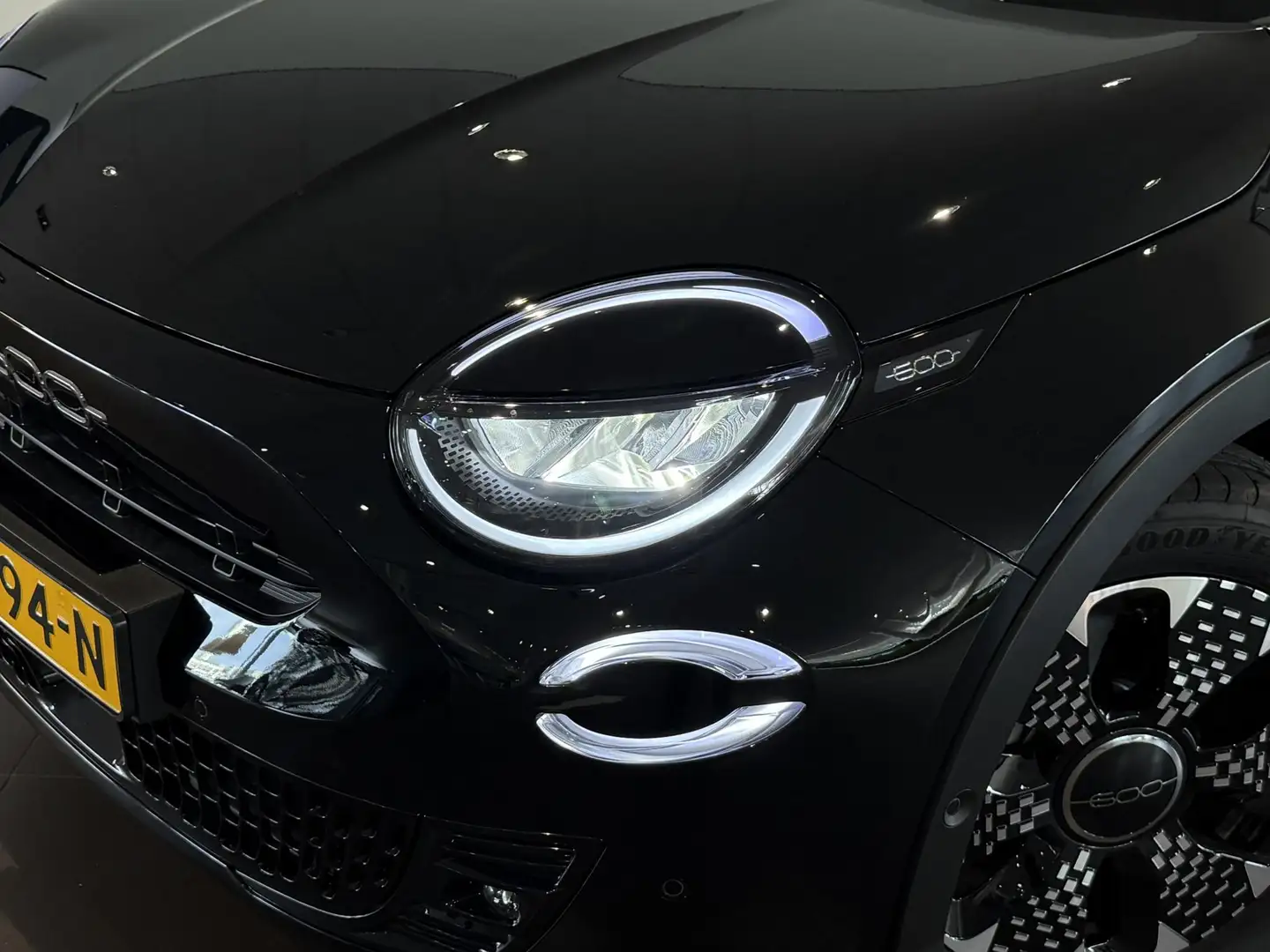 Fiat 600e La Prima EV 54kWh 156pk | LEDER | NAVI | MASSAGE | Noir - 2