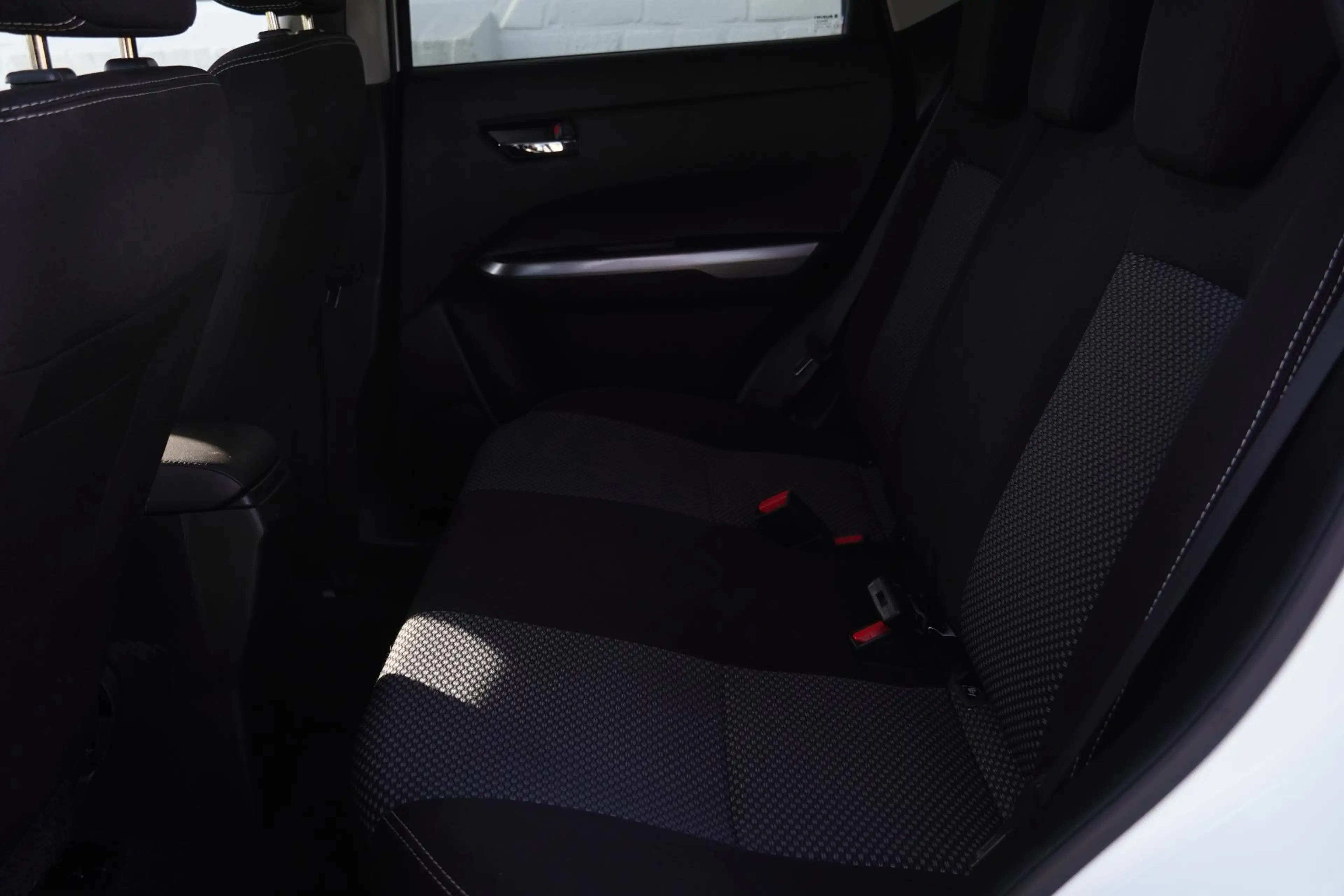 Suzuki Vitara 1.4 Boosterjet Select Smart Hybrid 1500-Trekgewich — photo 12