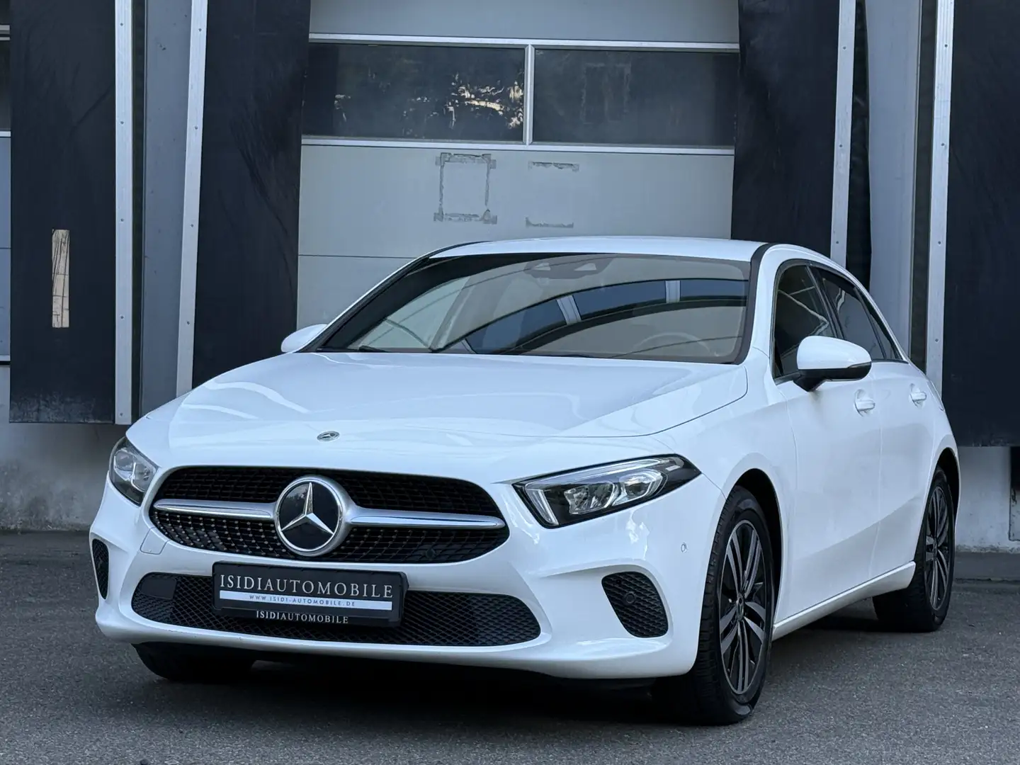 Mercedes-Benz A 180 Progressive LED MBUX Sitzheizung Tempomat Weiß - 1