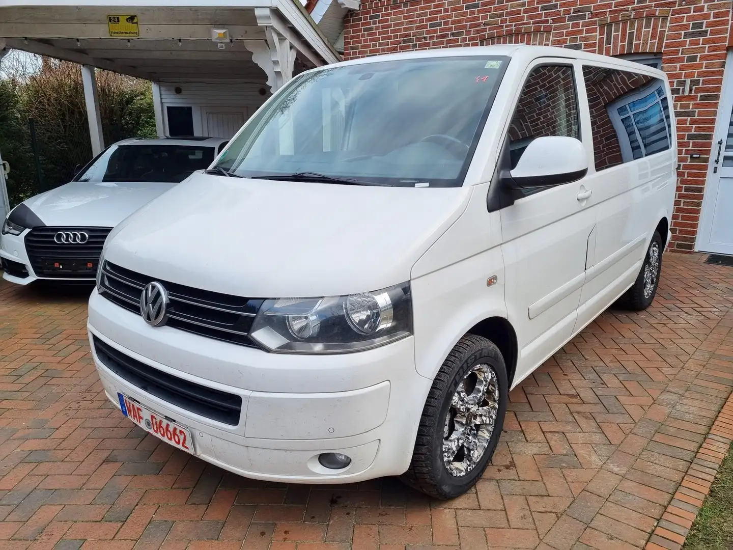 Volkswagen T5 Multivan Multivan Comfortline Sitzheizung Navi PDC AHK Bílá - 2