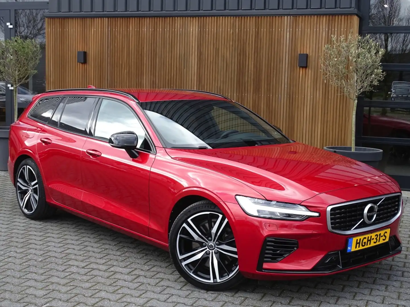 Volvo V60 T8 390PK Twin Engine / AWD / R Design / LED Rood - 2