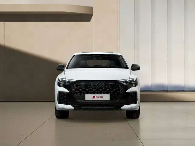 Audi RS Q8 view 2