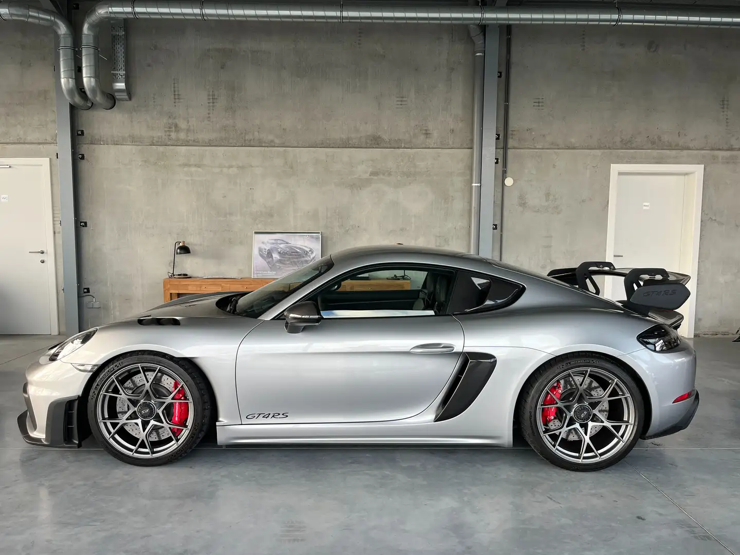 Porsche 718 GT4 RS Nieuwstaat 9.000 km Weissach Package Srebrny - 2