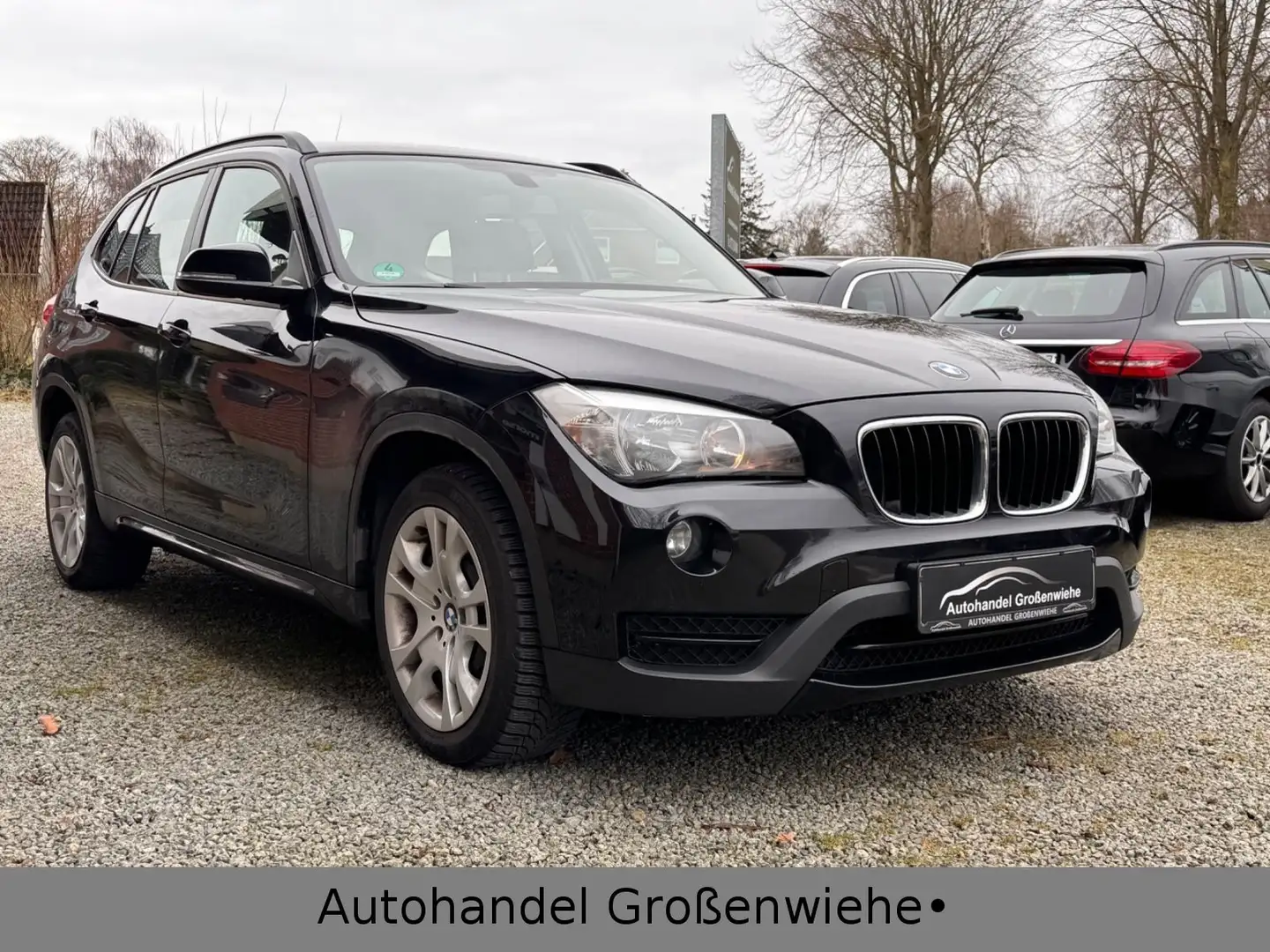 BMW X1 Baureihe 18d sDrive*Leder*Shz*Klima*Automatik Schwarz - 2