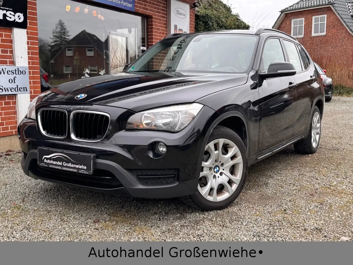 BMW X1 Baureihe 18d sDrive*Leder*Shz*Klima*Automatik Schwarz - 1