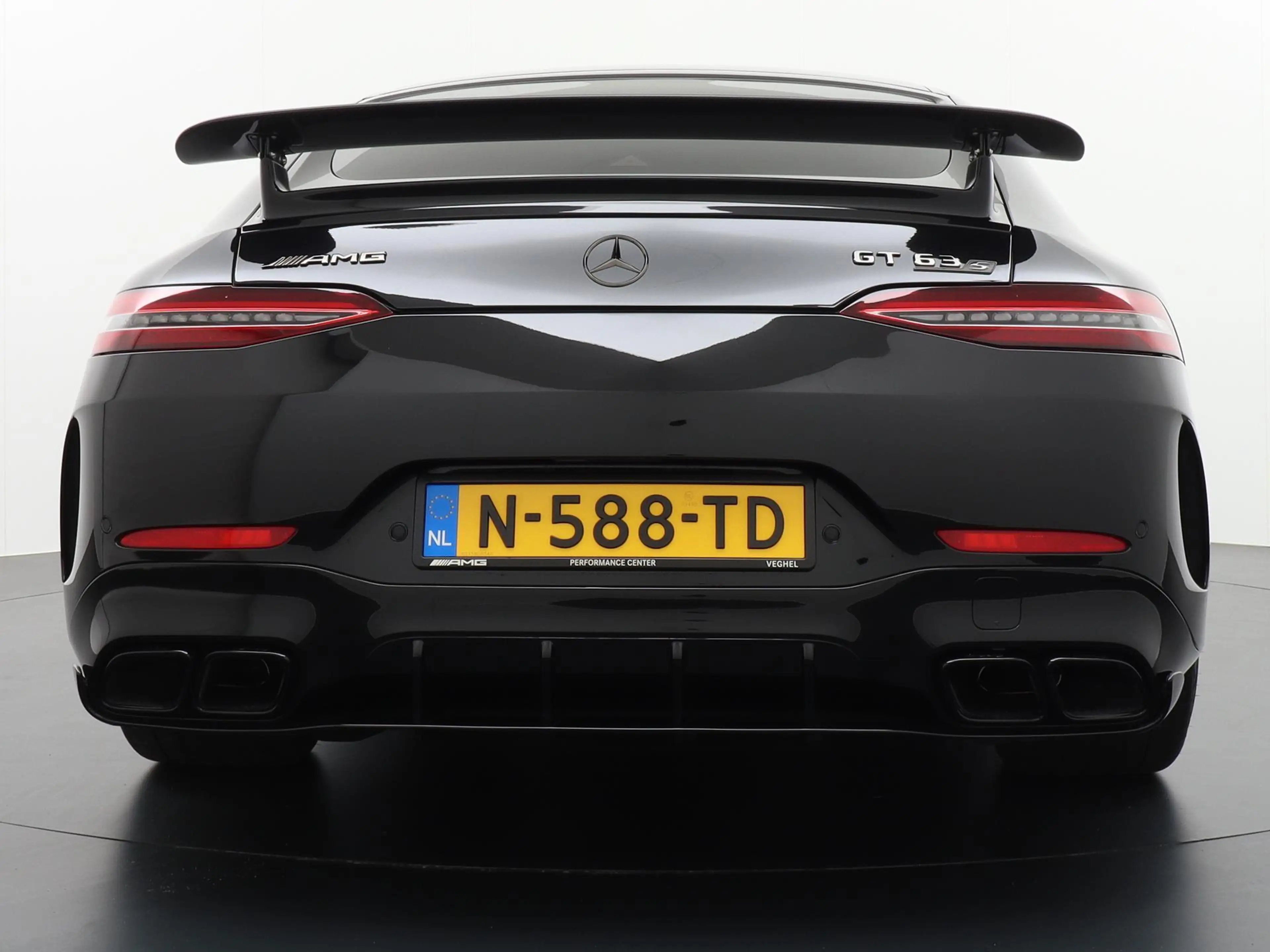 Mercedes-Benz AMG GT 4-Door Coupe AMG 63 S 4MATIC+ Premium Plus dealer — photo 3
