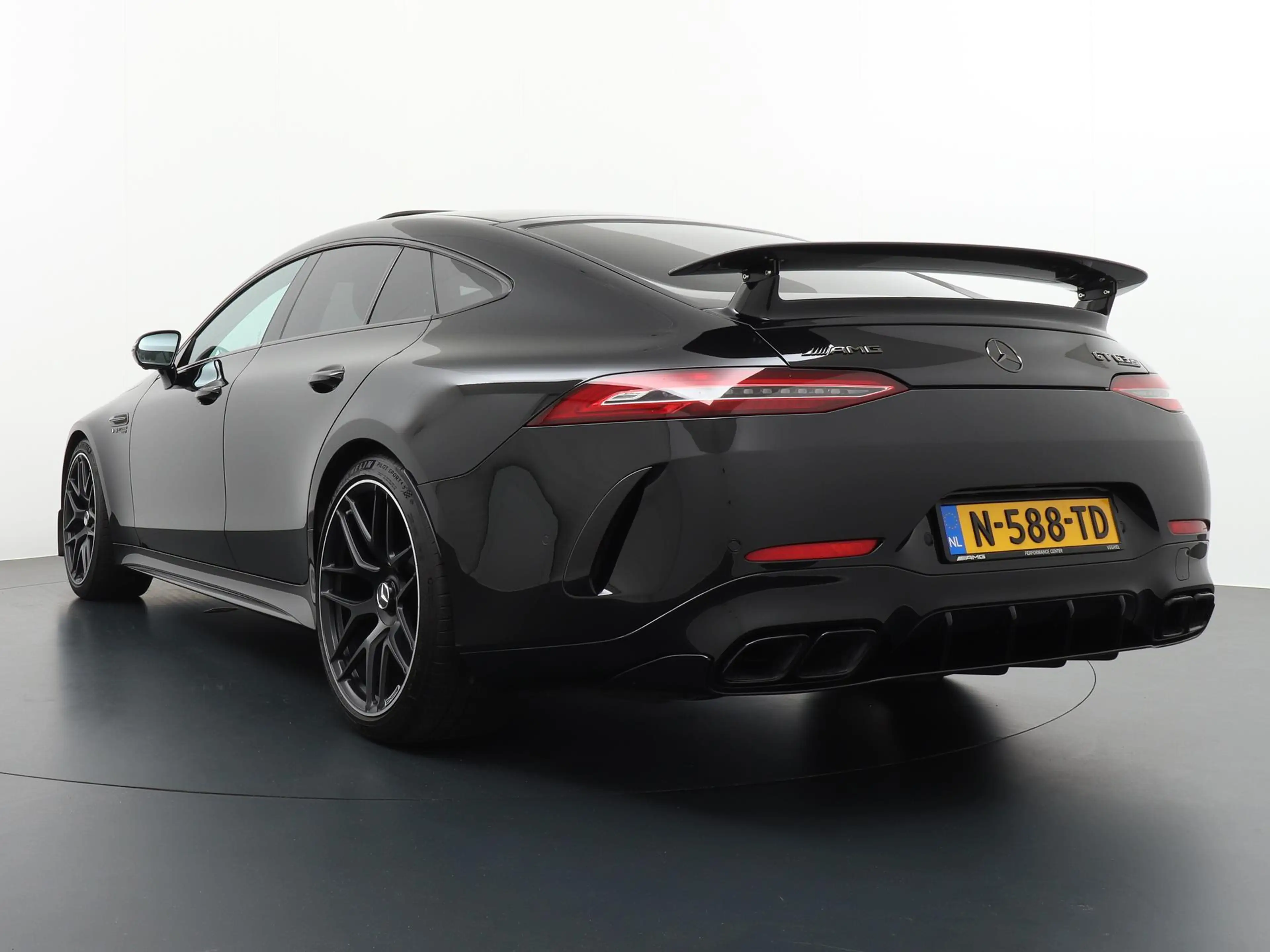 Mercedes-Benz AMG GT 4-Door Coupe AMG 63 S 4MATIC+ Premium Plus dealer — photo 4