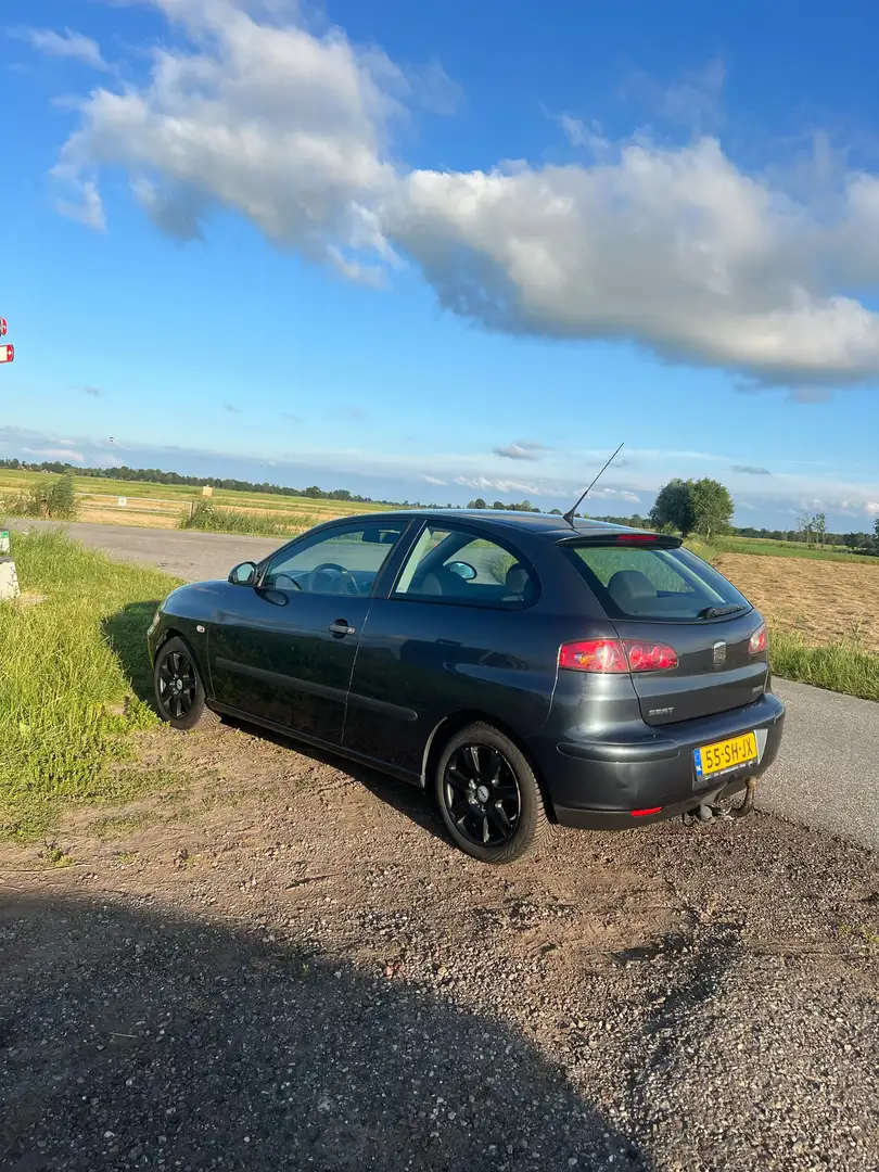SEAT Ibiza 1.4 16V Sport Grijs - 2
