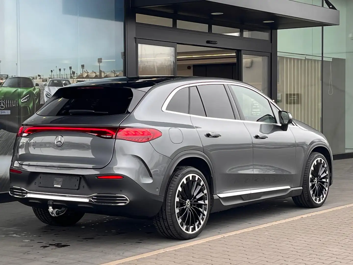 Mercedes-Benz EQE SUV 300 AMG/Pano/AIRMATIC/Burm Gris - 2