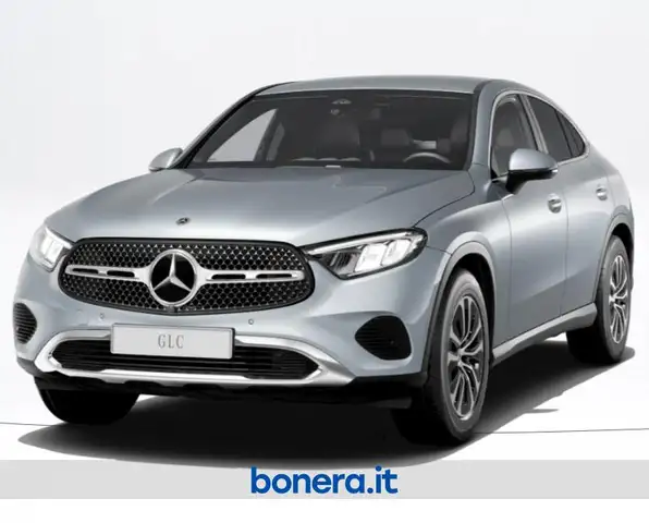 Mercedes-Benz 220 main image