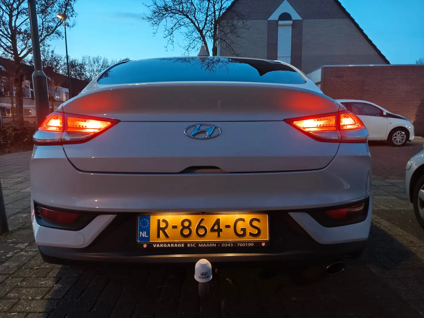 Hyundai i30 1.4 T-GDI 140 PK  Fastback Camera Navi touchscreen Grijs - 2