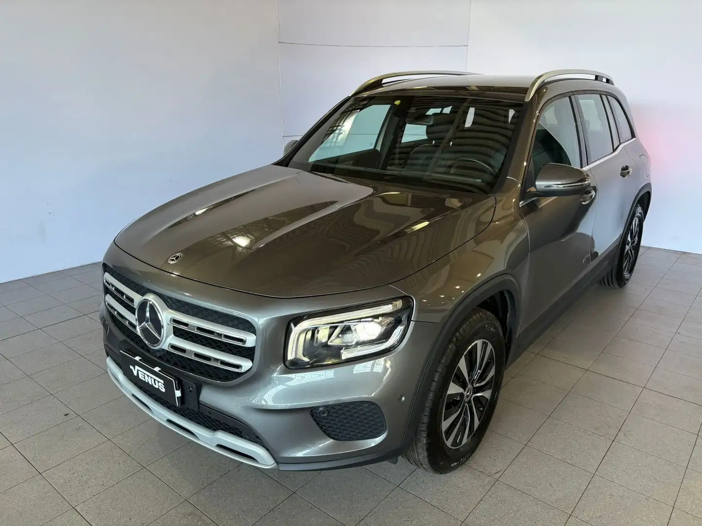 Mercedes-Benz GLB 180 GLB 180 d Automatic Business Extra Grigio - 2