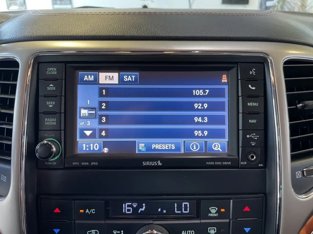 Jeep Grand Cherokee photo Jeep Grand Cherokee