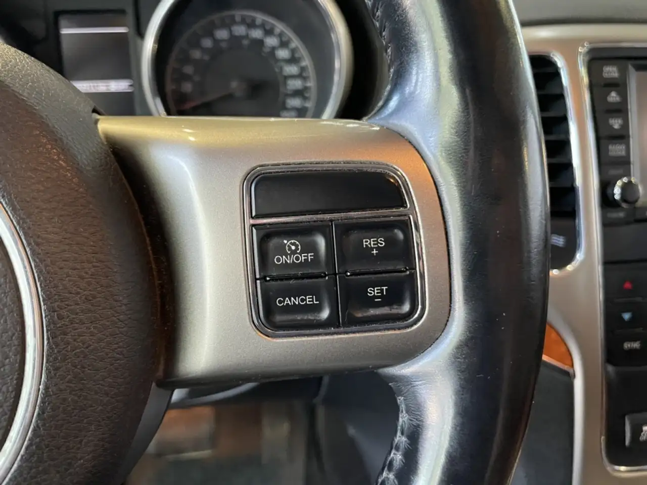Jeep Grand Cherokee photo Jeep Grand Cherokee