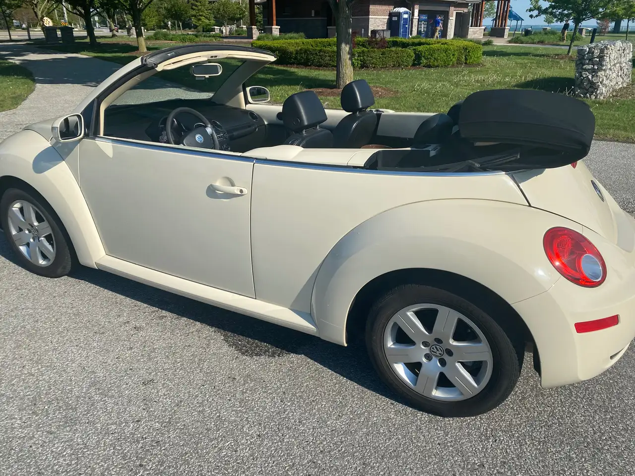 Volkswagen Beetle photo Volkswagen Beetle
