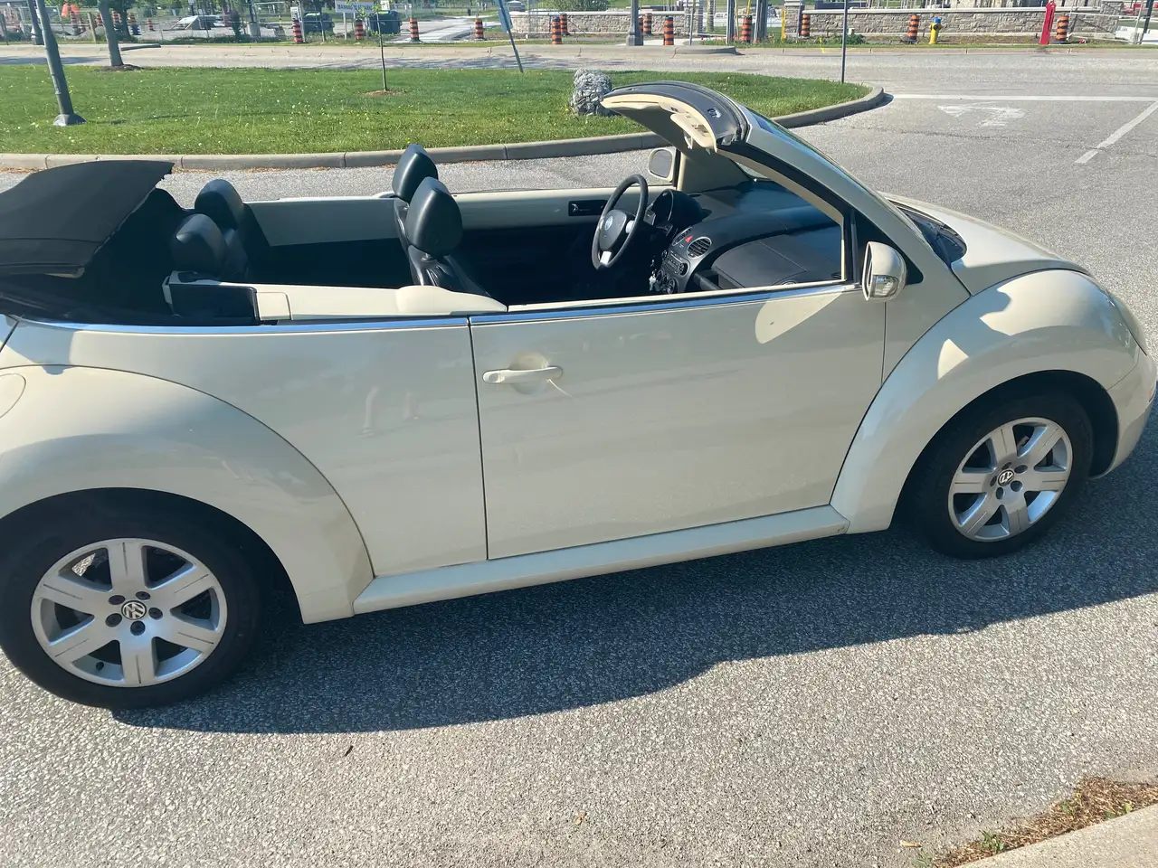 Volkswagen Beetle photo Volkswagen Beetle