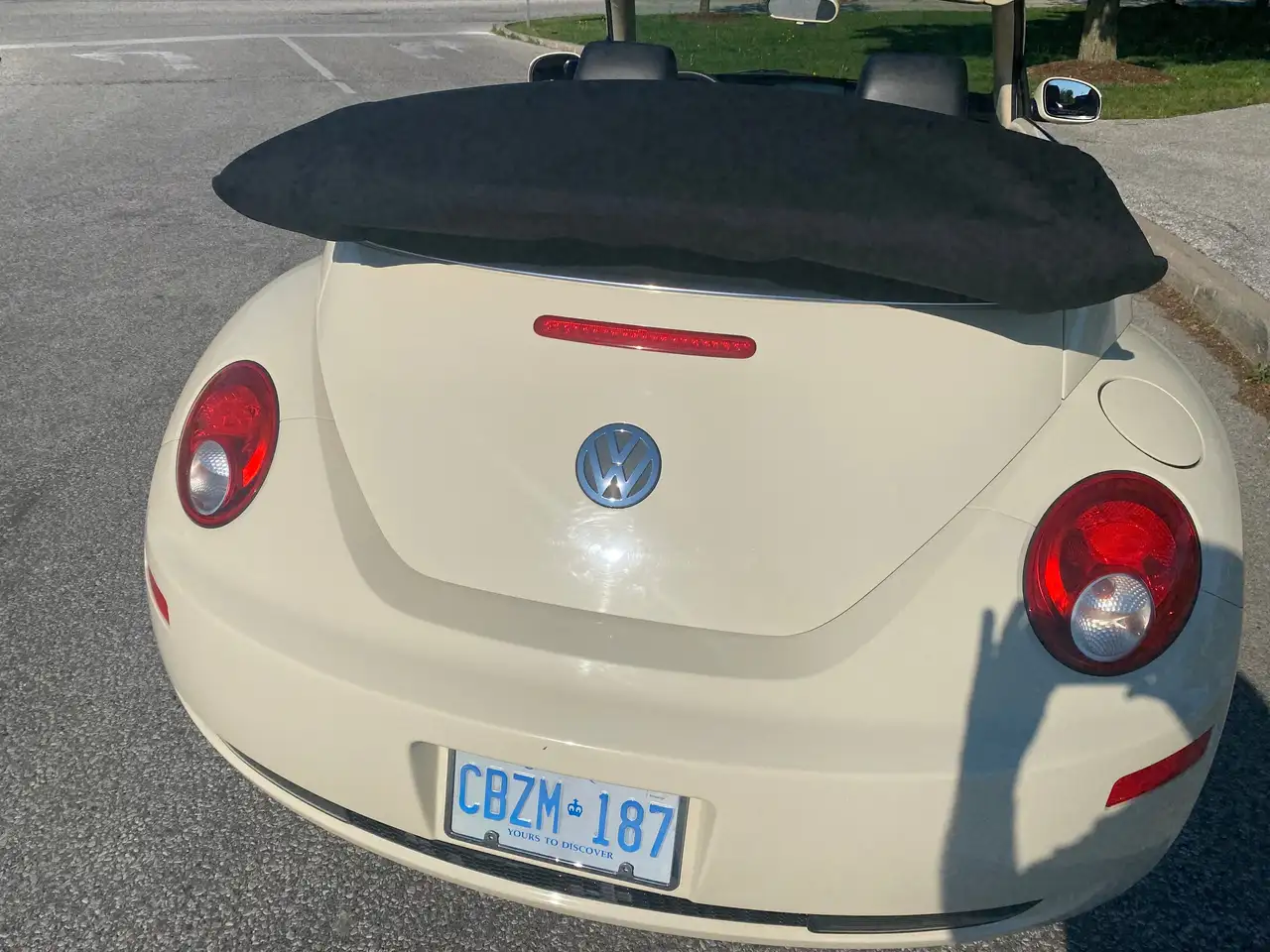 Volkswagen Beetle photo Volkswagen Beetle