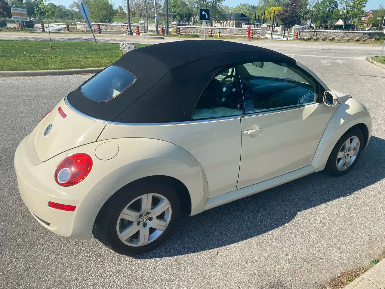 Volkswagen Beetle photo Volkswagen Beetle