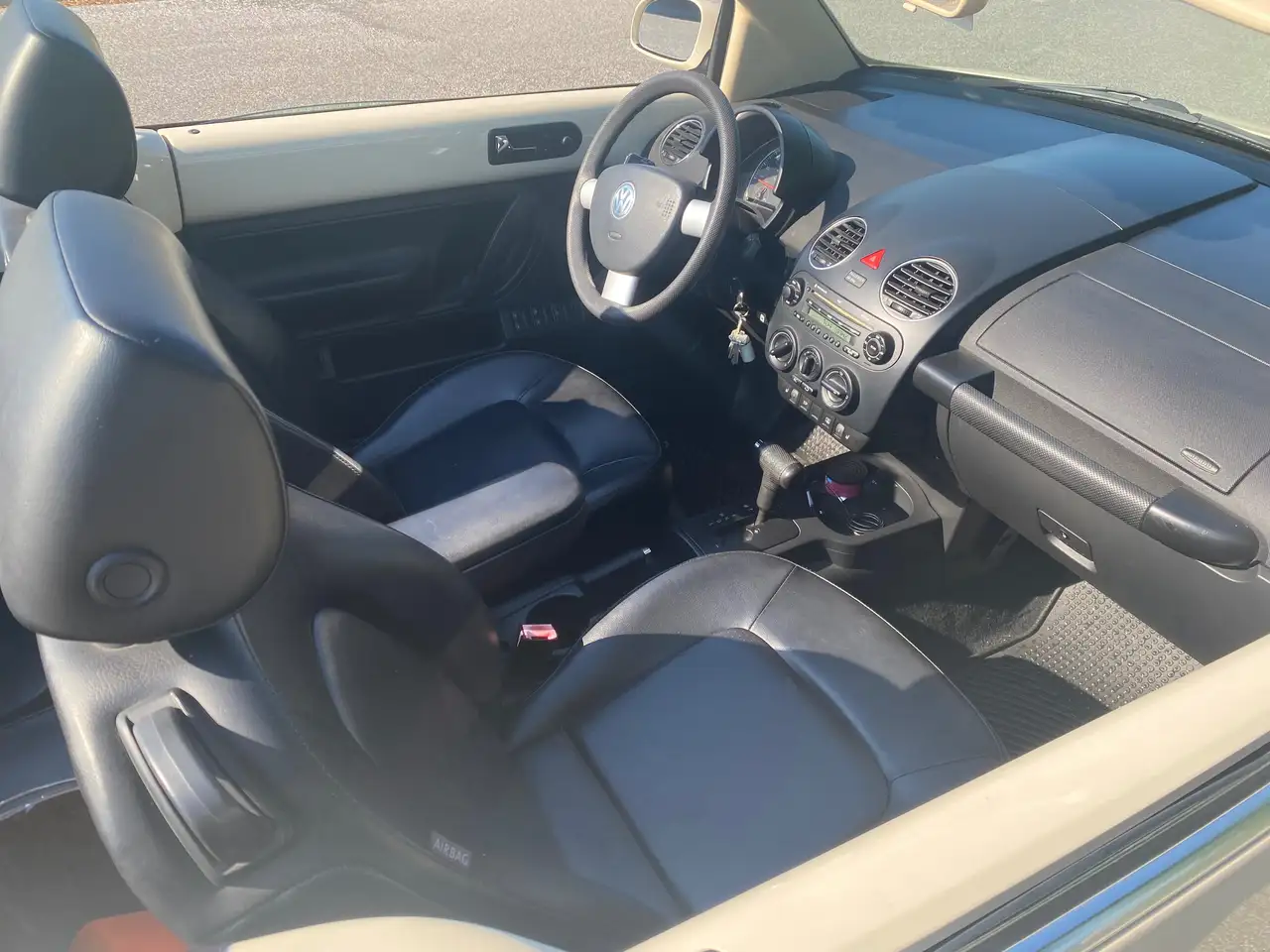 Volkswagen Beetle photo Volkswagen Beetle