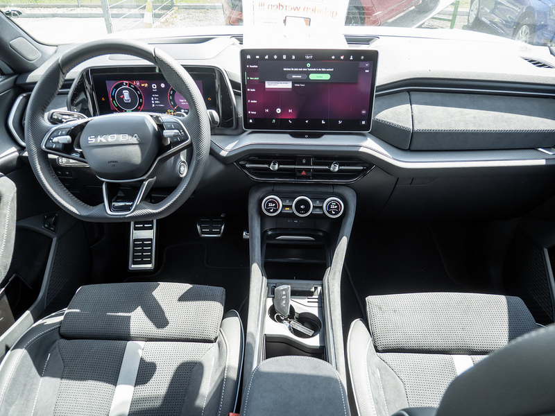 Skoda Kodiaq 1.5 TSI iV Sportline AHK ACC HUD 360° — photo 6