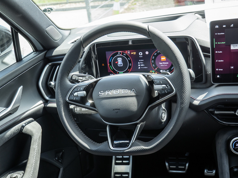 Skoda Kodiaq 1.5 TSI iV Sportline AHK ACC HUD 360° — photo 7