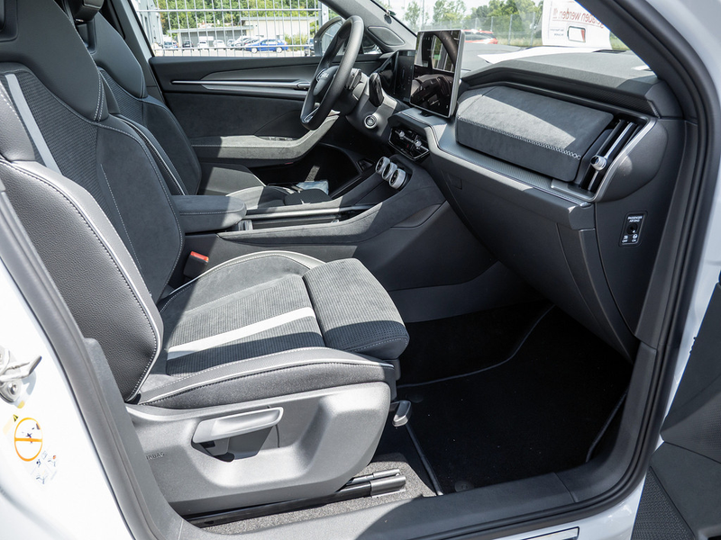 Skoda Kodiaq 1.5 TSI iV Sportline AHK ACC HUD 360° — photo 2