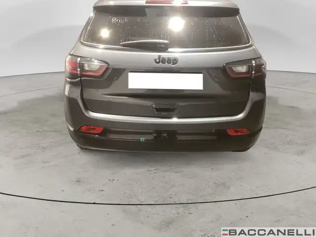 Jeep Compass view 3