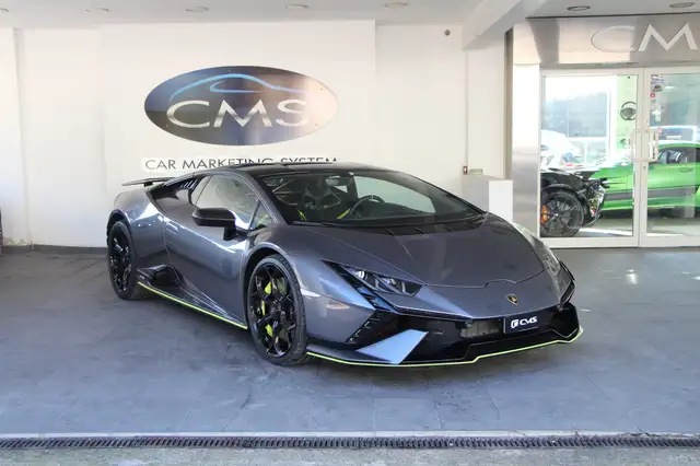 Lamborghini V10 640ch