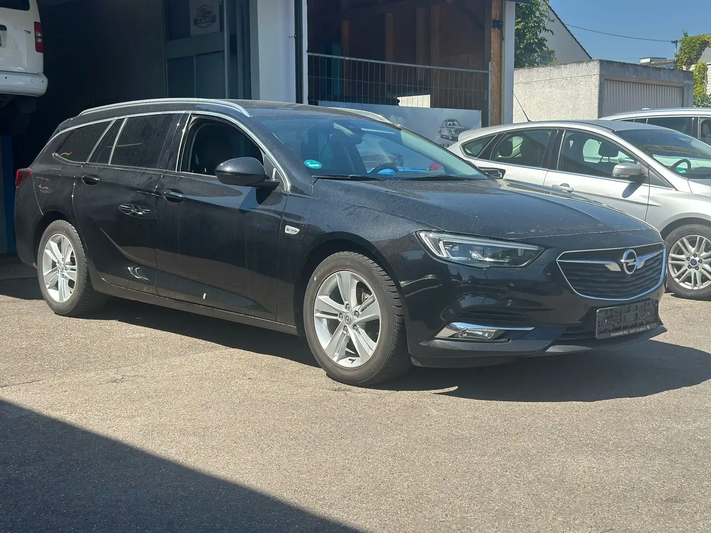 Opel Insignia Sports Tourer 1.6 Diesel Aut Business Innovation Black - 1