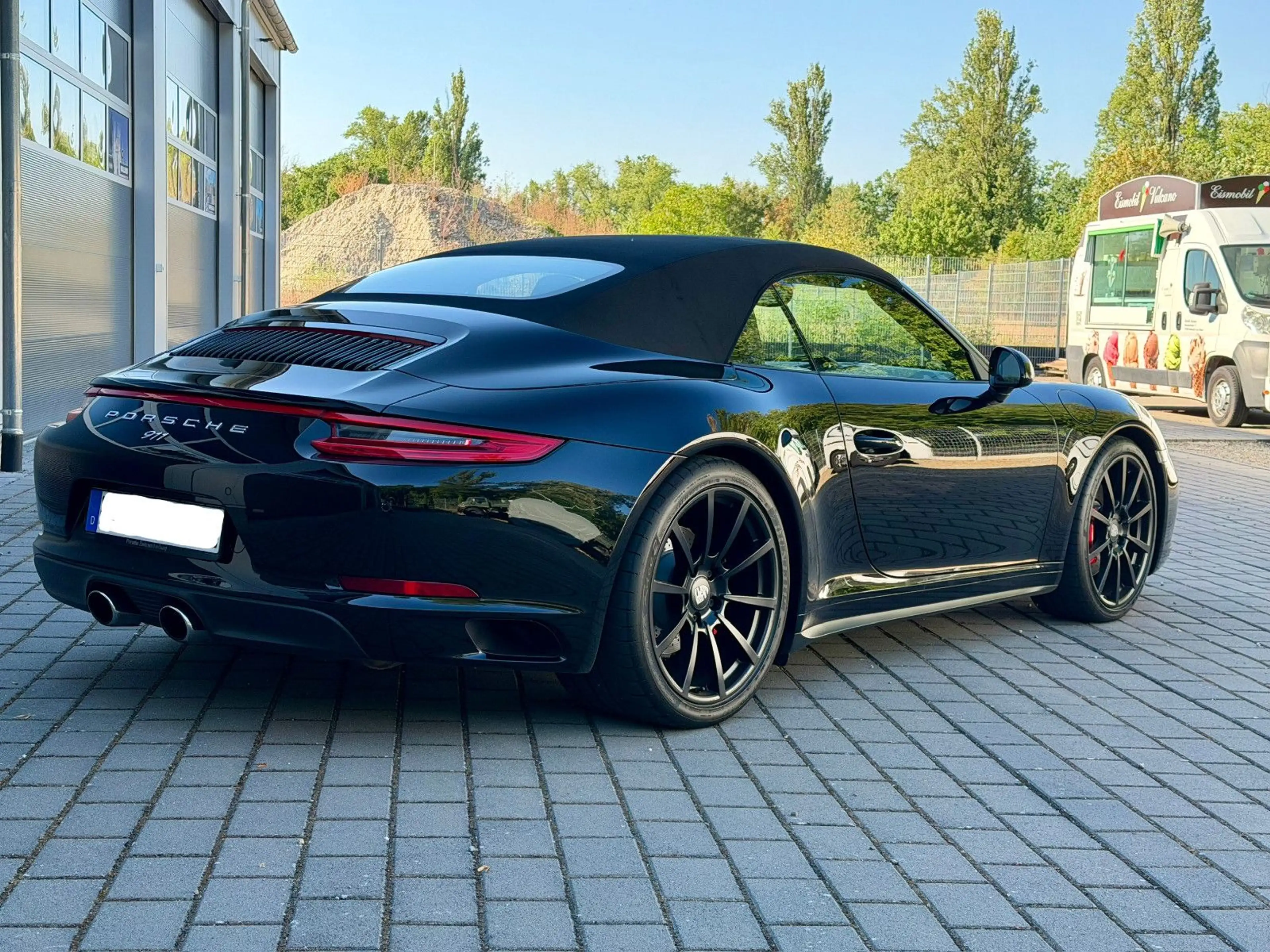 Porsche 911 991 MK2 / 991.2 911 Carrera 4 S Cabrio *Approved — photo 2