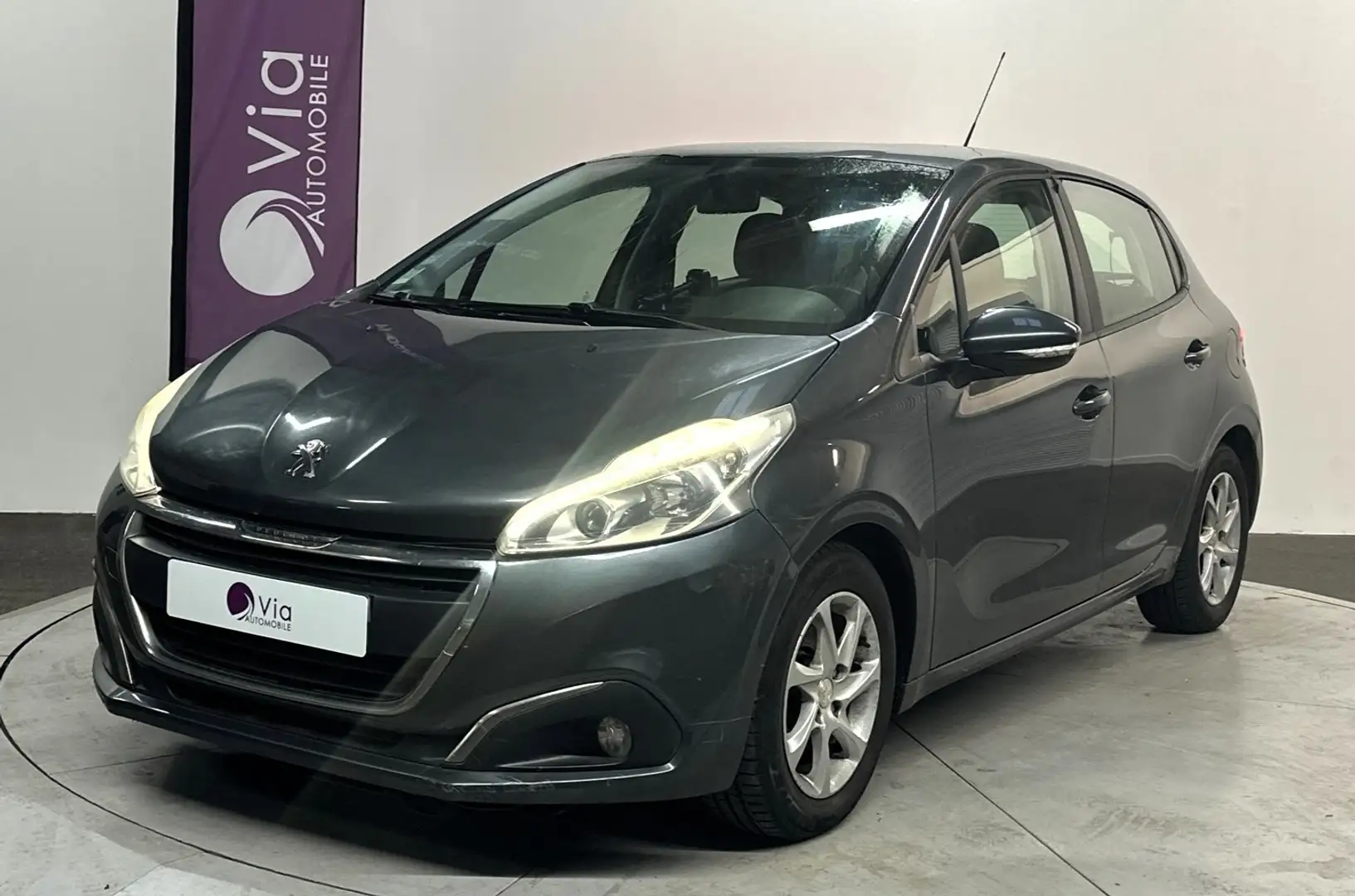 Peugeot 208 1.2 PureTech 110ch S\u0026amp;S EAT6 Allure Gris - 1