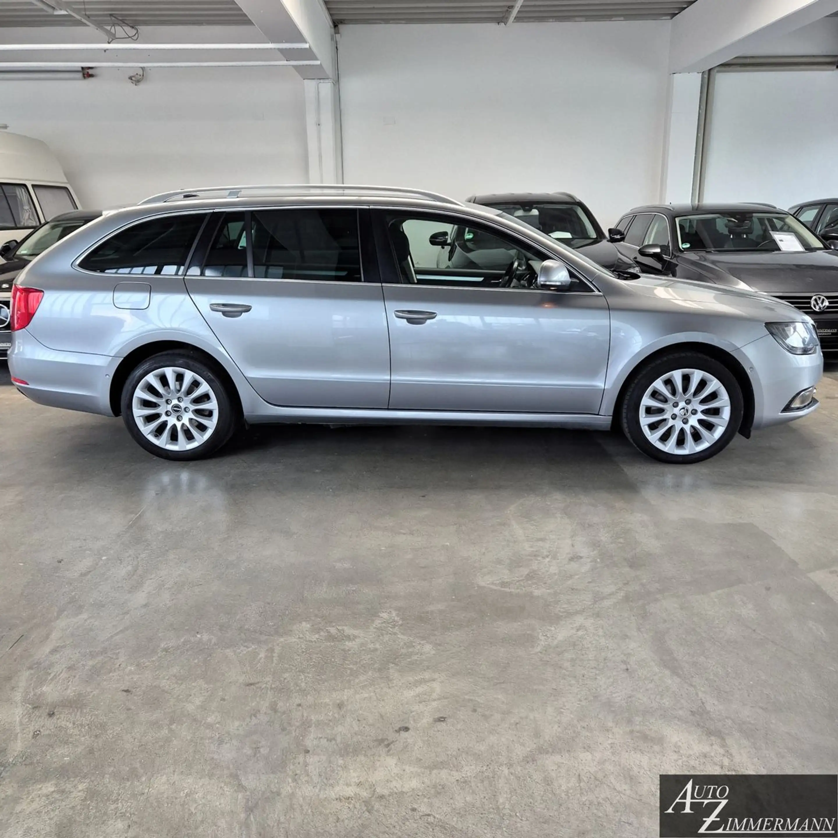 Skoda Superb Exclusive 2,0TDI DSG Navi*AHK*Bixenon*DAB — photo 4