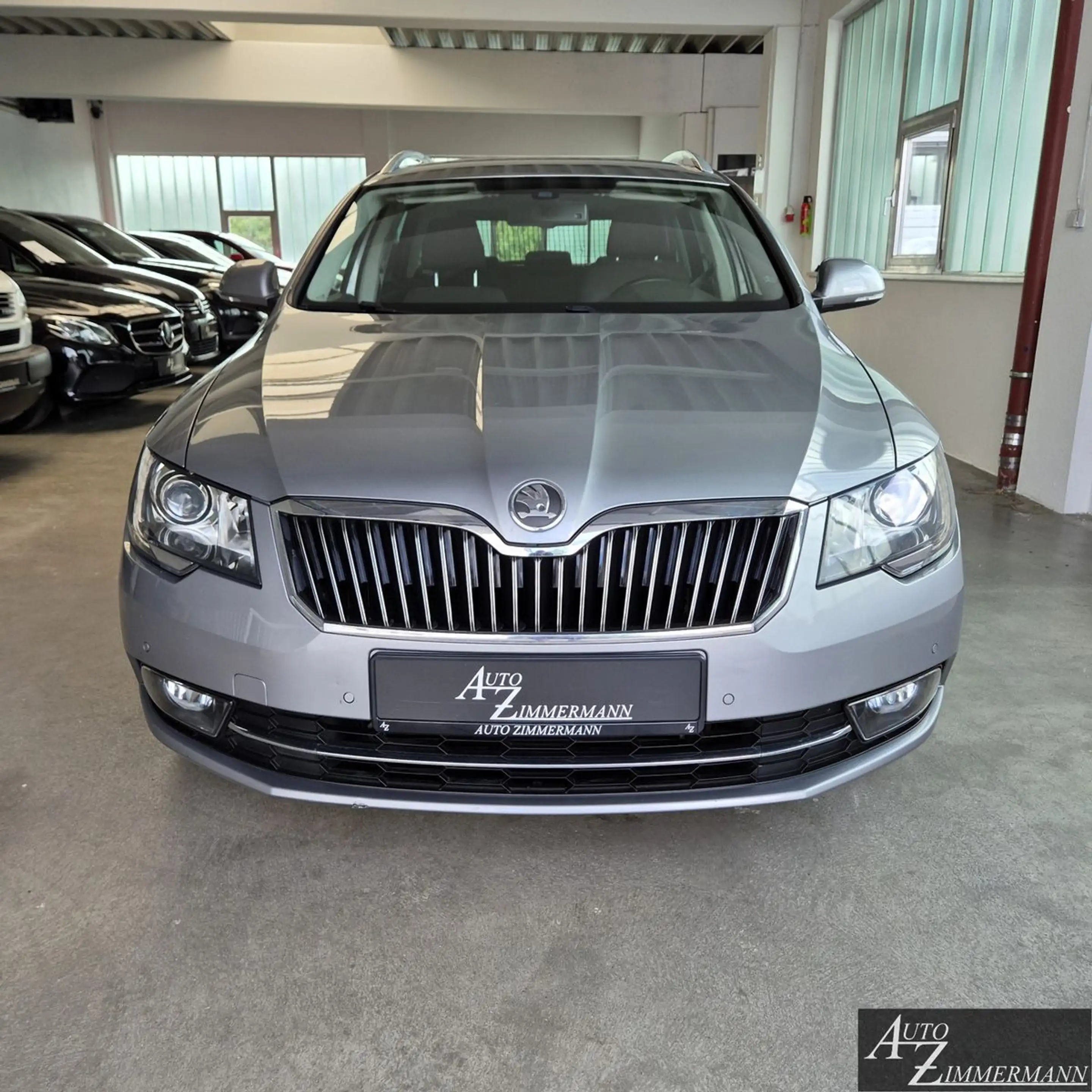 Skoda Superb Exclusive 2,0TDI DSG Navi*AHK*Bixenon*DAB — photo 2