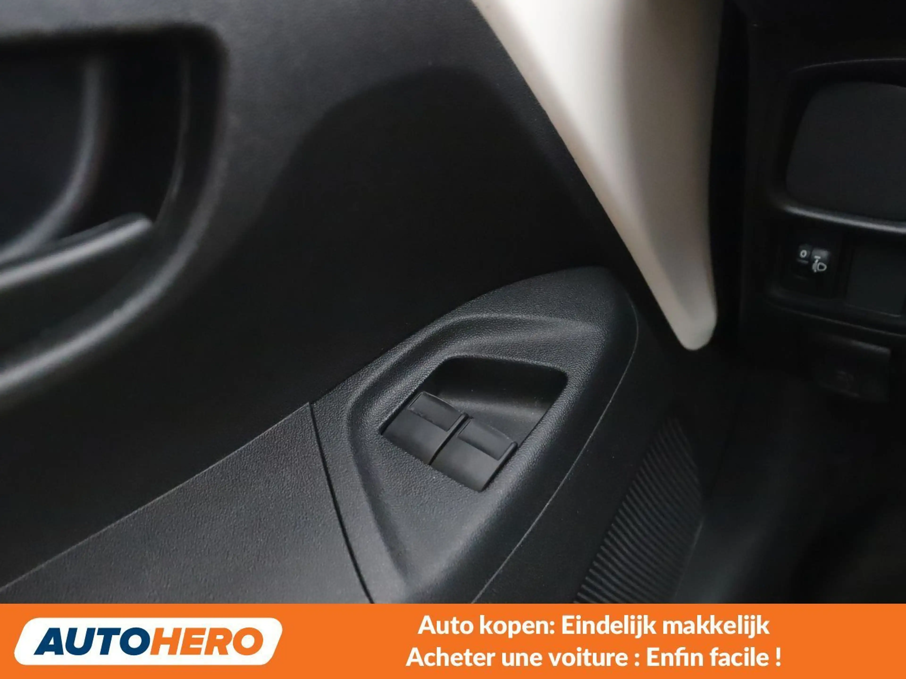 Citroen C1 1.0 VTi Feel Edition — photo 14