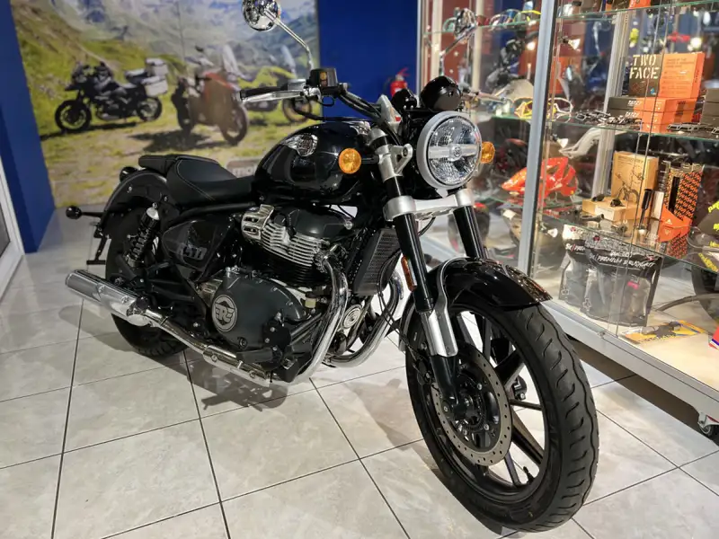 Royal Enfield Super Meteor 650 - foto 6