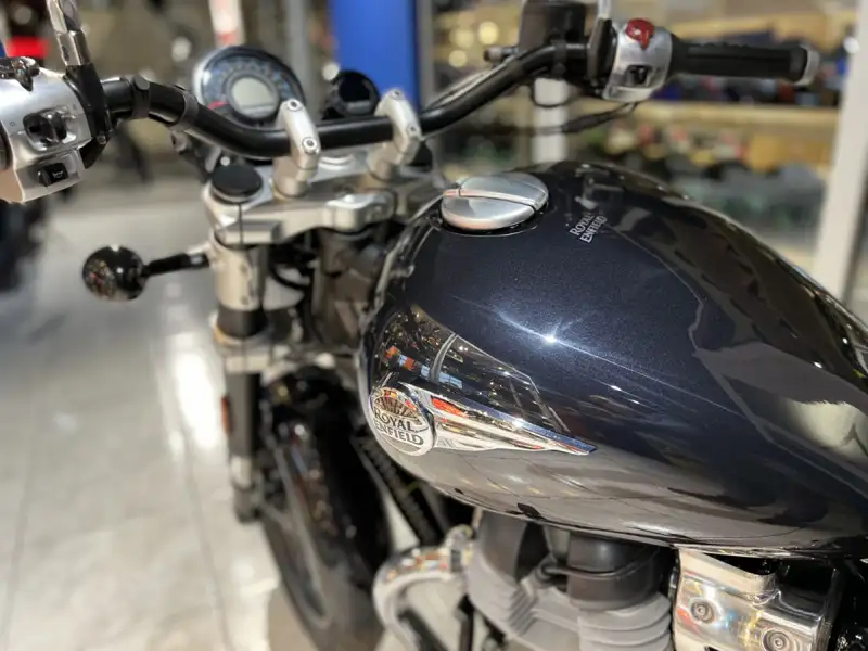 Royal Enfield Super Meteor 650 - foto 5