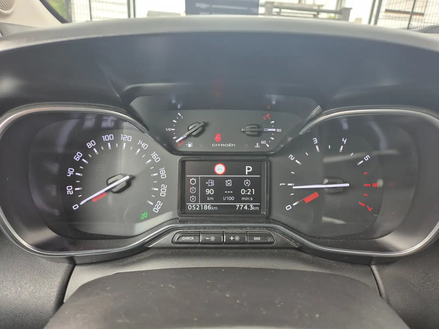 Citroen C3 Aircross 1.2 Shine -EU6D-GARANTIE 1AN-CARPLAY-CLIM-CAMERA Zilver - 2