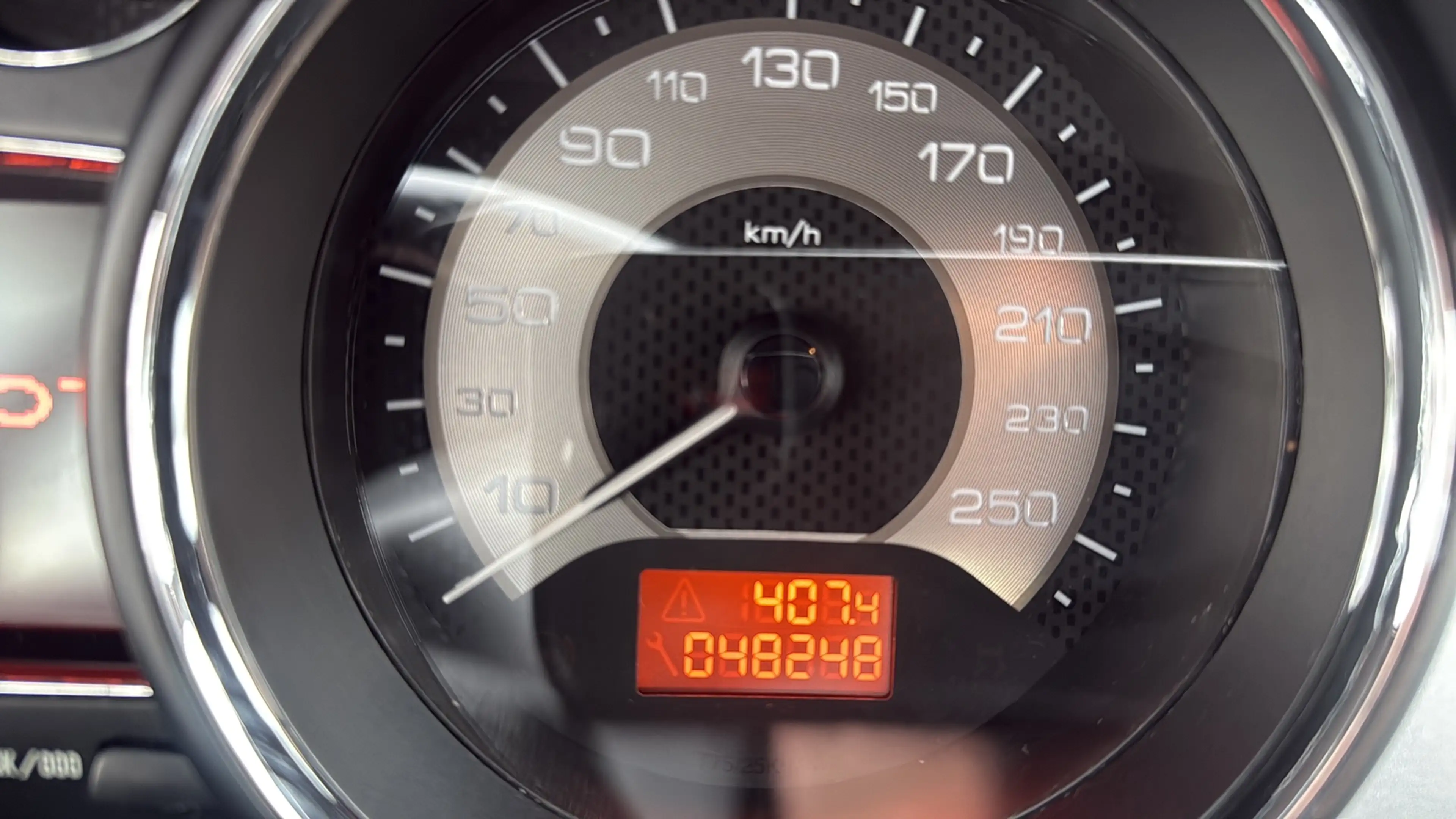 Peugeot RCZ 1,6 THP 160 — photo 10