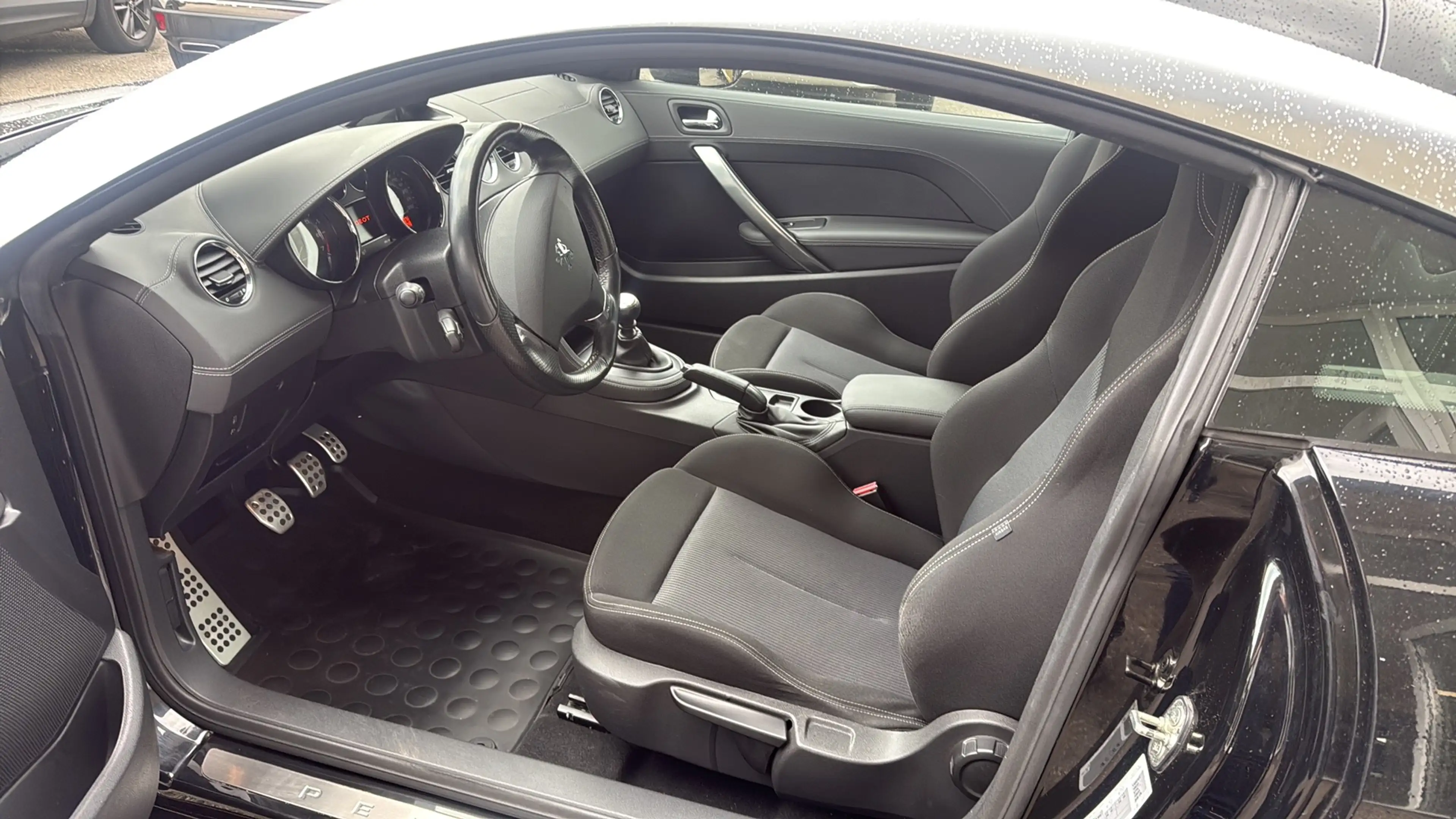 Peugeot RCZ 1,6 THP 160 — photo 8